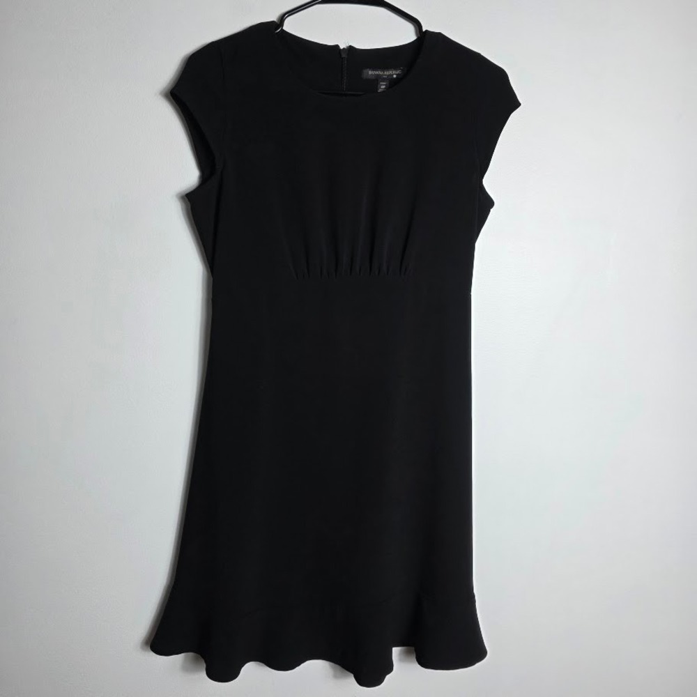 Banana Republic Black Dress Petite 4P Fit and Flare Career Cocktail